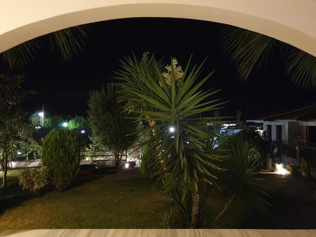 Hotel Pefko Néos Marmarás Exterior foto